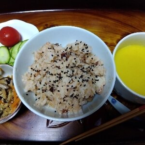 蜂蜜梅と塩昆布のたきこみごはん